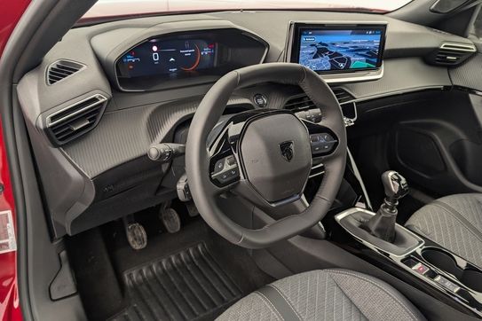 Peugeot 2008 ALLURE 1.2 PureTech