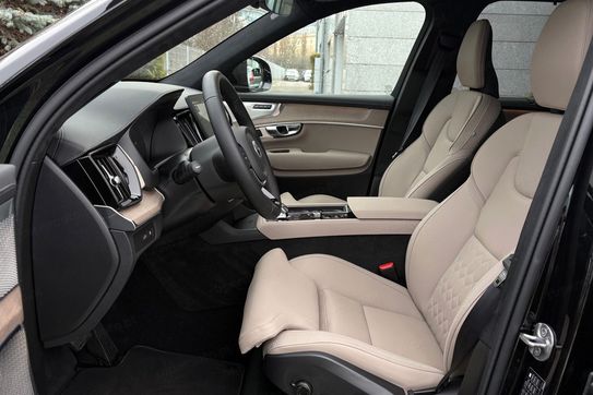 Volvo XC90 T8 AWD Plug-In Hybrid Plus Dark 7os