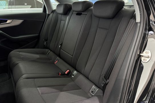 Audi A4 35 TFSI S Line