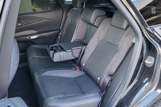 Lexus RX 350h Omotenashi