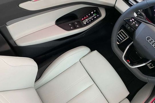 Audi A6 TDI quattro S line Avant