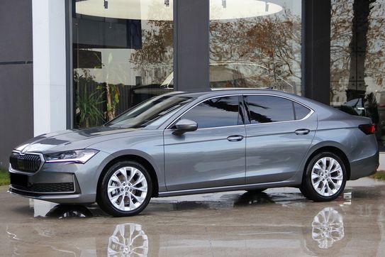 Skoda Superb Drive 2.0 TSI DSG