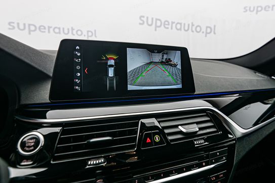 BMW Seria 5 520d xDrive Sport Line