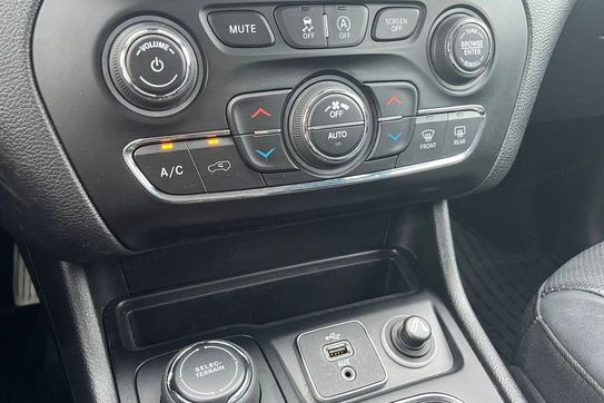 Jeep Cherokee 2.2 MJD Active Drive I Limited aut