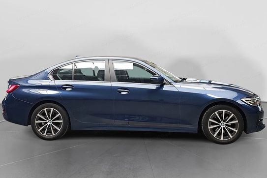 BMW Seria 3 320i Advantage aut