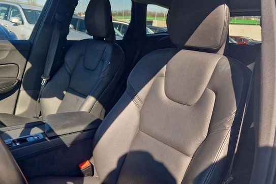 Volvo XC60 B4 D AWD Momentum Pro