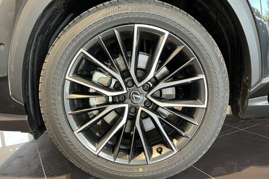 Lexus NX 350h Omotenashi 2.5 Hybrid AWD