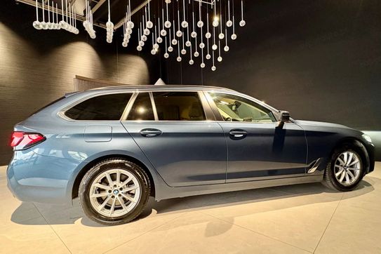 BMW Seria 5 Touring 520d xDrive