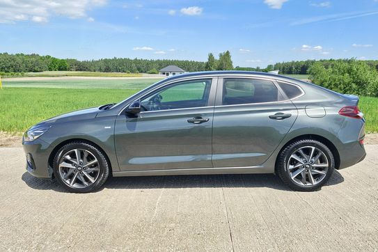 Hyundai i30 Fastback 1.5 T-GDI 48V Smart DCT