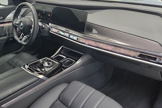 BMW Seria 7 740d xDrive M Sport