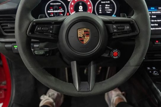 Porsche 911 Carrera 4 GTS