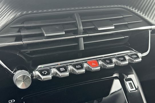 Peugeot 2008 Allure 1.2 PureTech EAT8