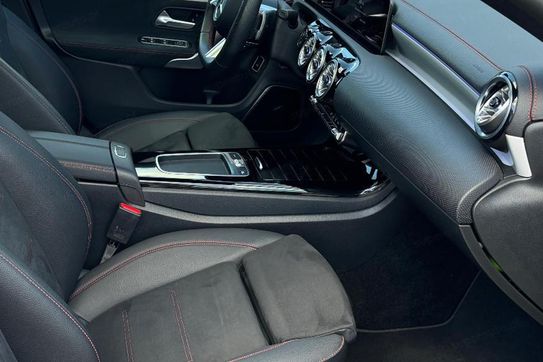 Mercedes CLA 250 4-Matic AMG Line Shooting Brake