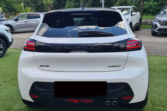 Peugeot 208 GT e-DCS6 1.2 mHEV