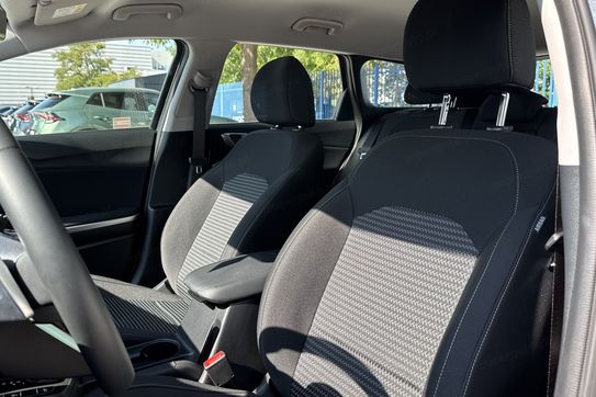 Kia Ceed M 1.5 T-GDI  DCT