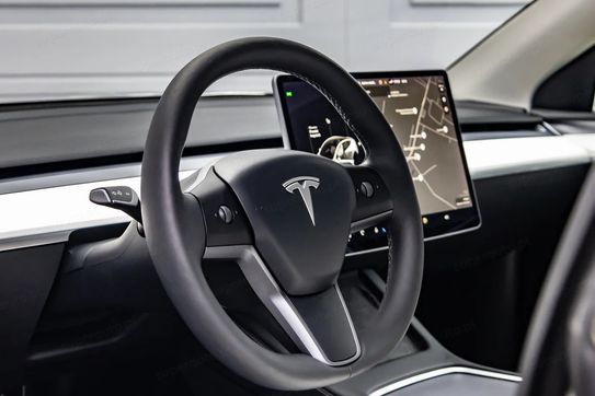 Tesla Model Y Long Range  Dual Motor AWD