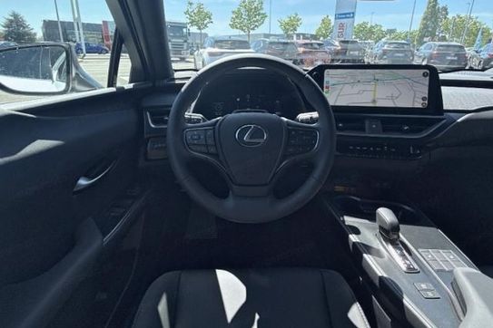 Lexus UX 300h F Sport Design Hybrid Dynamic Force