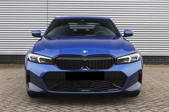 BMW Seria 3 330e xDrive M Sport