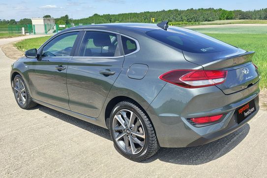 Hyundai i30 Fastback 1.5 T-GDI 48V Smart DCT