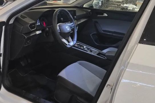 Seat Leon 1.5 eTSI  DSG