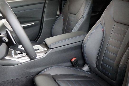 BMW Seria 3 330i xDrive M Sport