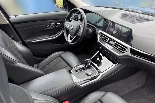 BMW Seria 3 320i
