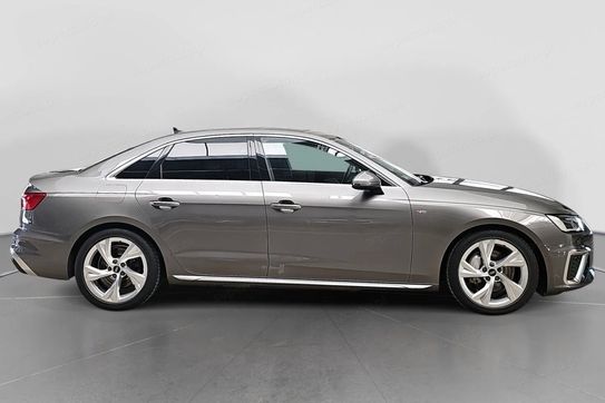 Audi A4 40 TDI S Line
