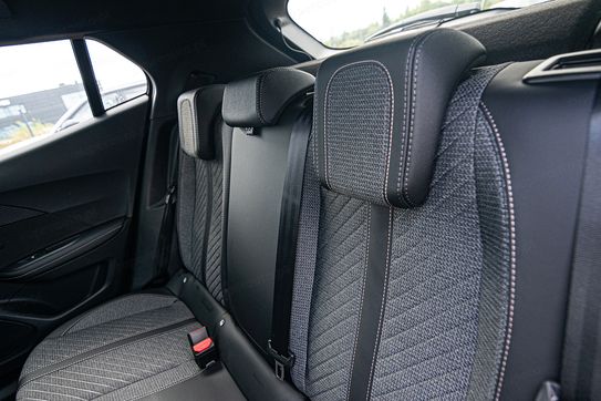 Peugeot 2008 Allure e-DCS 1.2 mHEV