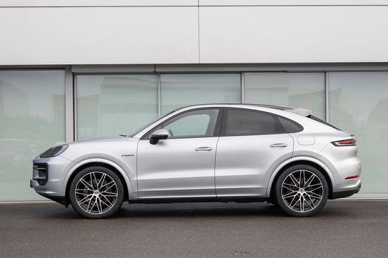 Porsche Cayenne Coupe E-Hybrid  Black Edition
