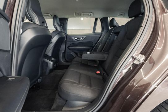 Volvo V60 B4 D Momentum Pro