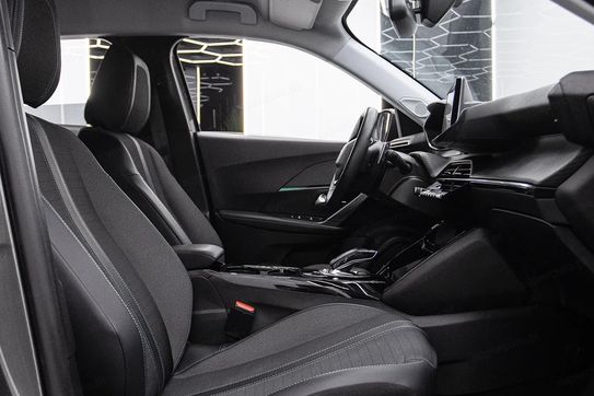Peugeot 2008 1.2 Puretech Allure S&S EAT8