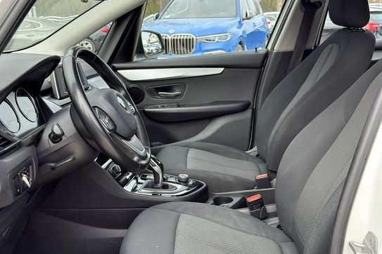 BMW Seria 2 216d aut