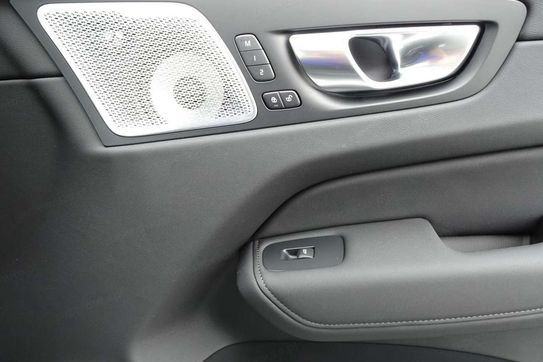 Volvo XC60 T6 Plug-In Hybrid AWD Ultra Dark