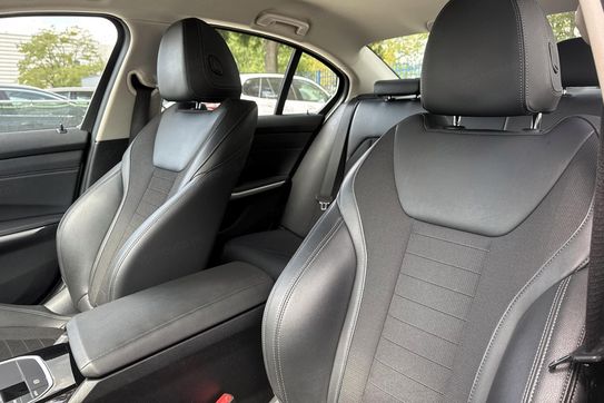 BMW Seria 3 318i