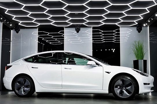 Tesla Model 3 3 Standard Range Plus