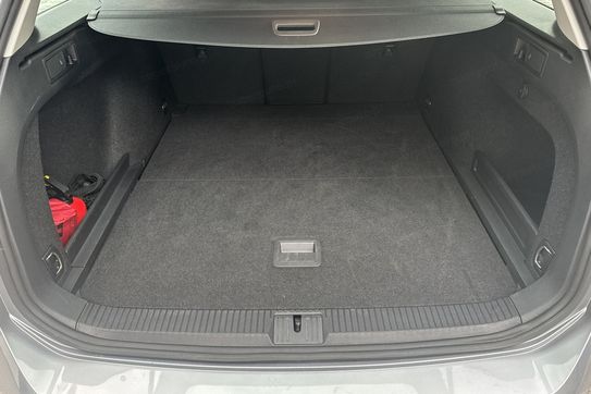 Volkswagen Passat Business 1.5 TSI  DSG