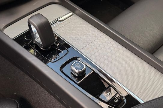 Volvo XC60 B4 B Plus Dark aut
