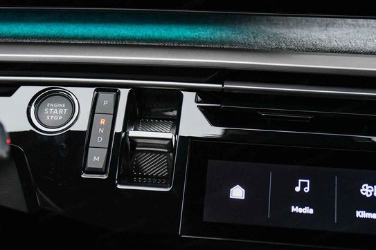 Peugeot 3008 Allure e-DCS 1.2 mHEV