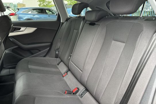 Audi A4 40 TFSI