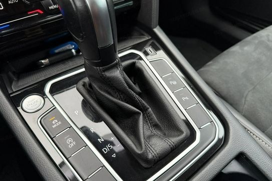 Volkswagen Passat TDI SCR 4Mot. DSG