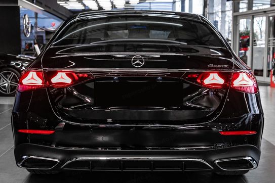 Mercedes Klasa E 300 e 4-Matic AMG