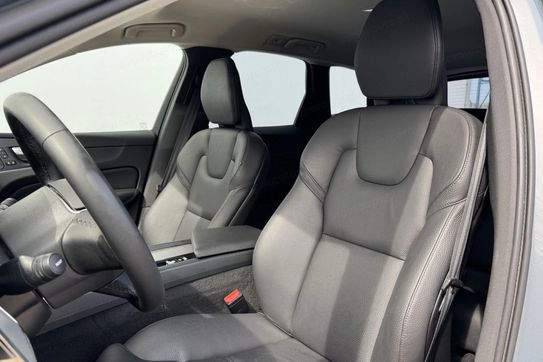 Volvo XC60 B4 D AWD Plus Dark