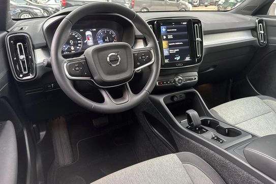 Volvo XC40 T3 Momentum Pro