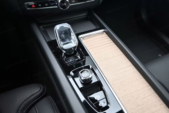 Volvo XC60 T8 Plug-In Hybrid AWD Ultra Bright