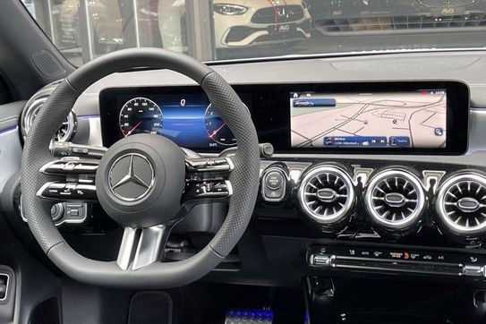 Mercedes CLA 250 4-Matic AMG Line Shooting Brake