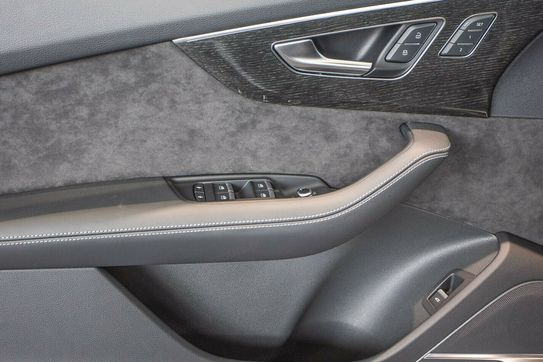 Audi Q7 50 TDI quattro S Line