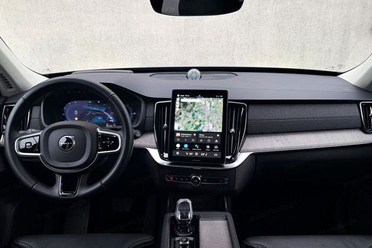 Volvo XC90 T8 AWD Plug-In Hybrid Ultra Dark 7os aut