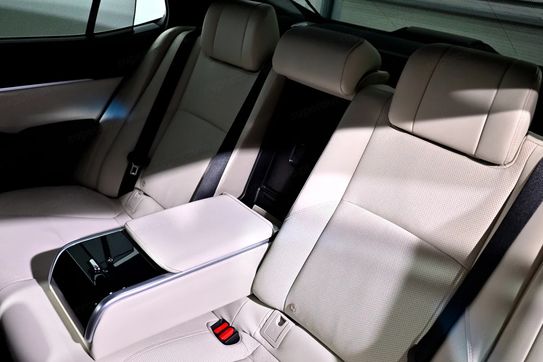 Toyota Camry Executive 2.5 Hybrid Dynamic Force