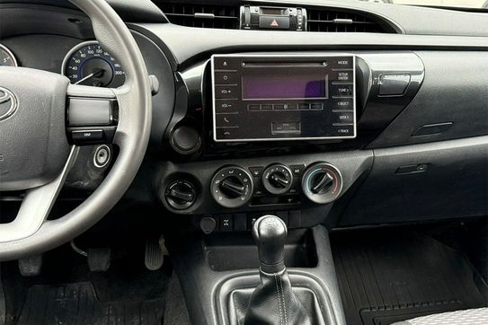Toyota HiLux Double Cab DLX 4x4