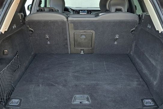 Volvo XC60 T6 Plug-In Hybrid AWD Plus Dark